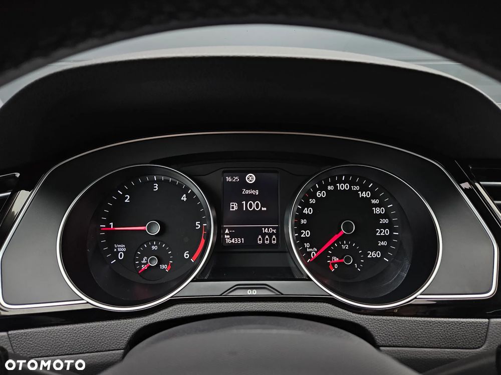 Volkswagen Passat 2.0 TDI EVO Business - 9