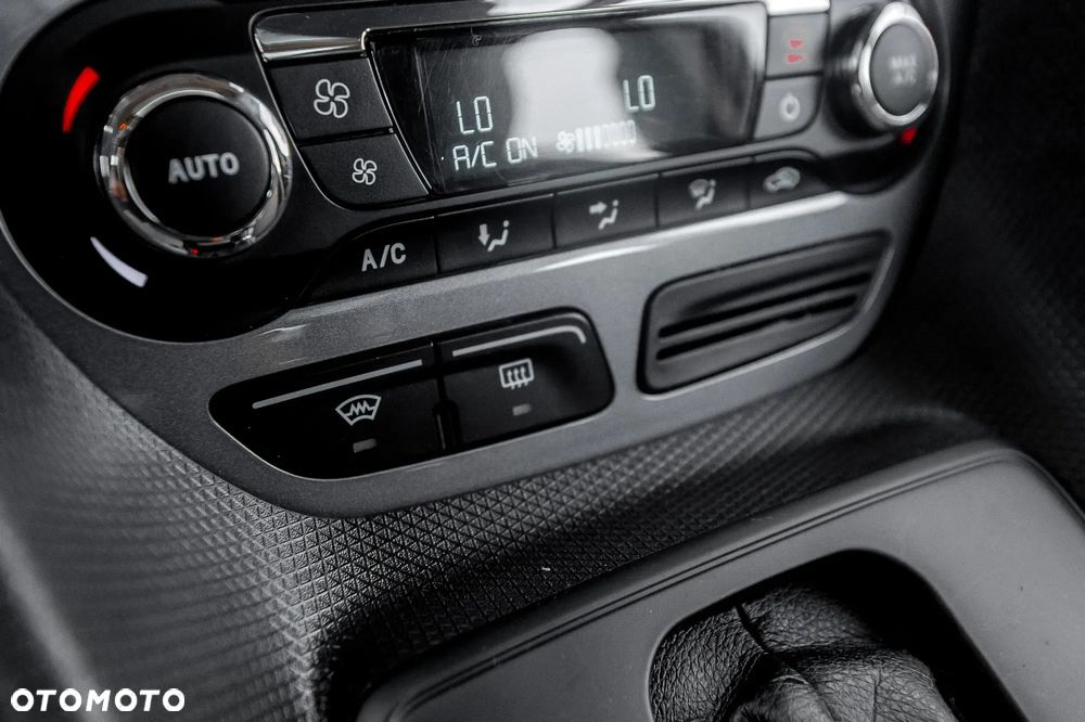 Ford Tourneo Connect Grand - 36