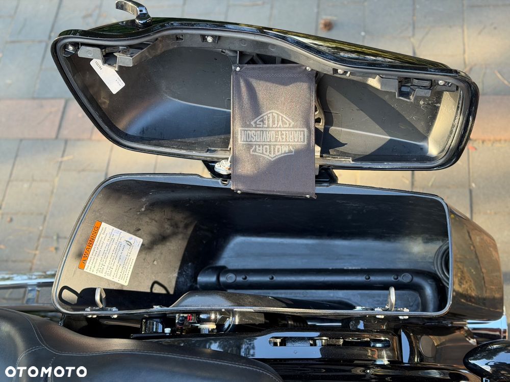 Harley-Davidson Touring Street Glide - 16