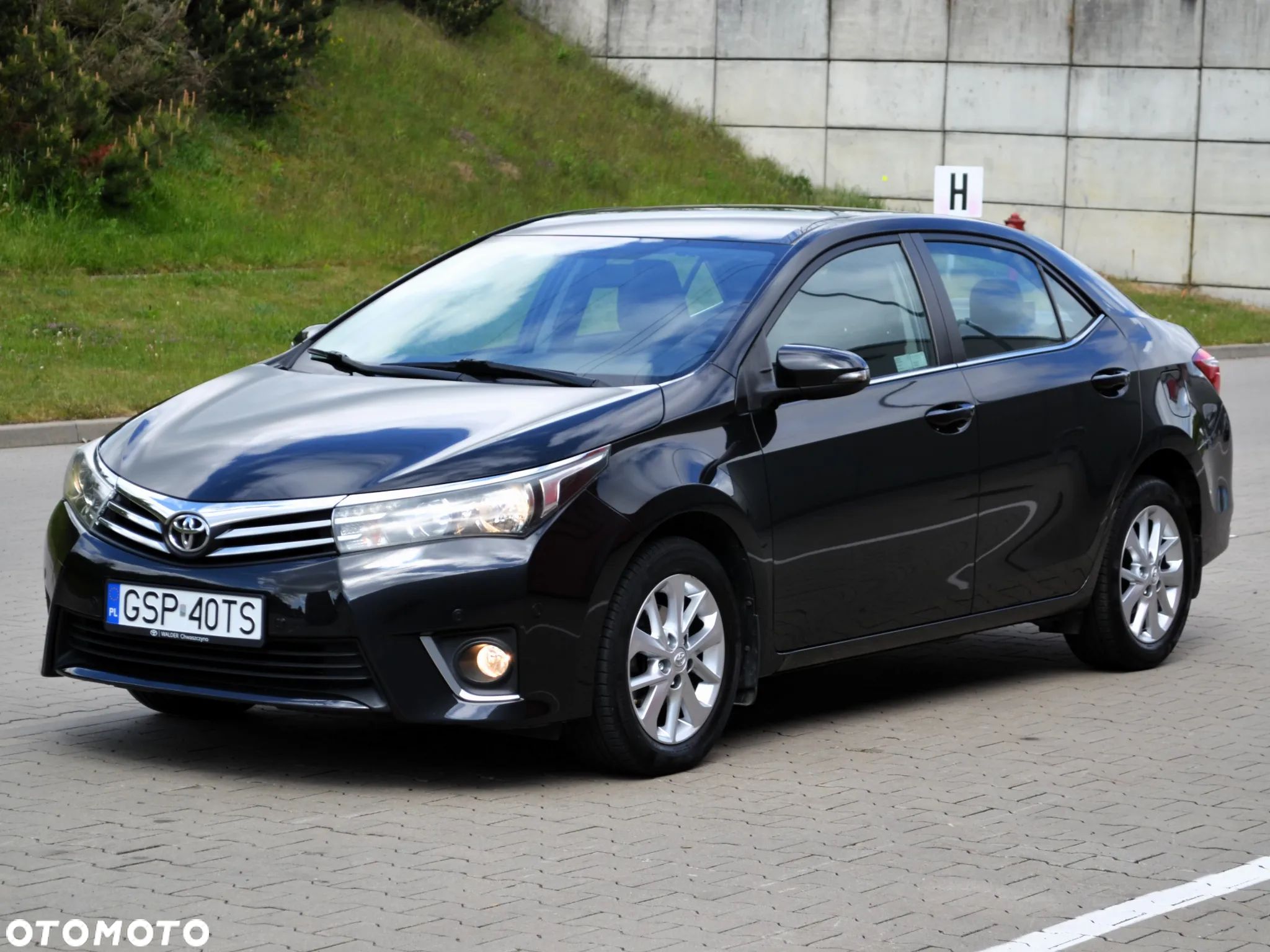 Toyota Corolla 1.6 Premium + - 1