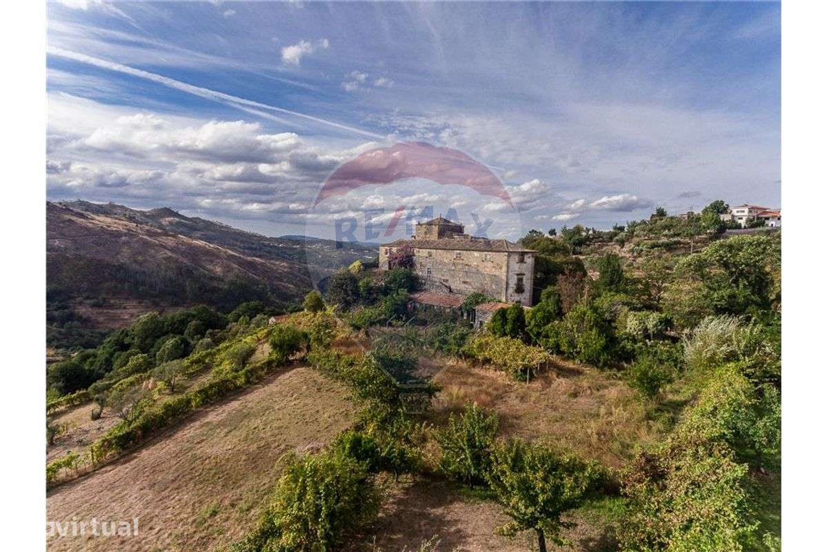 "A Ilustre Casa de Ramires" - Torre da Lagariça - Grande imagem: 2/15