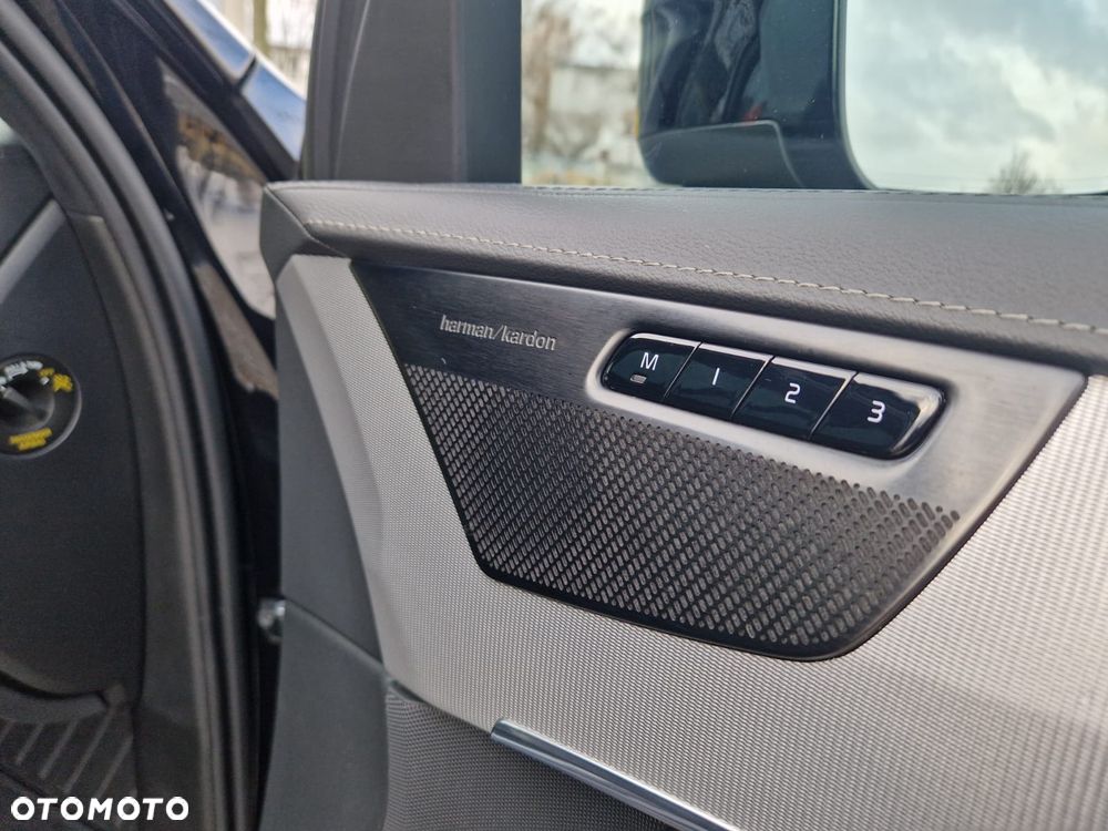 Volvo XC 90 B5 D AWD Ultimate Dark 7os - 30