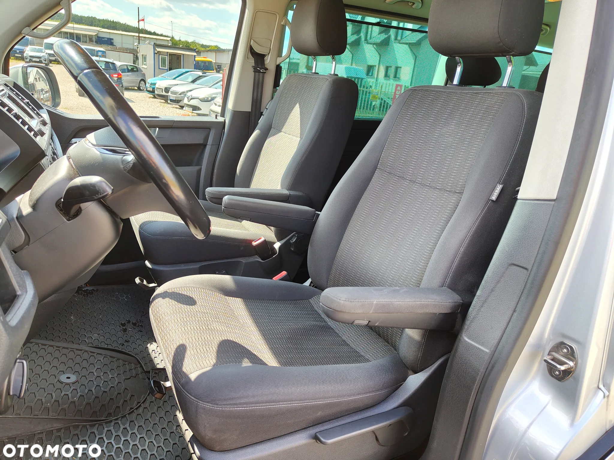 Volkswagen Caravelle 2.0 TDI L2 Comfortline - 11