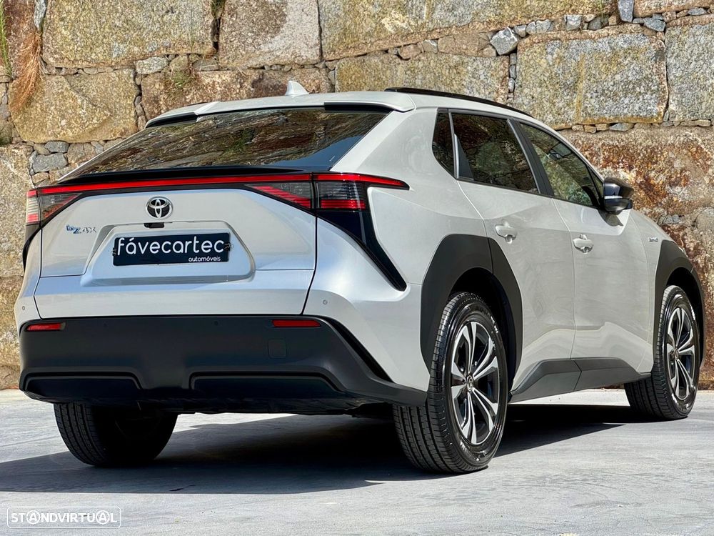 Toyota bZ4X 71,4 kWh Exclusive - 25