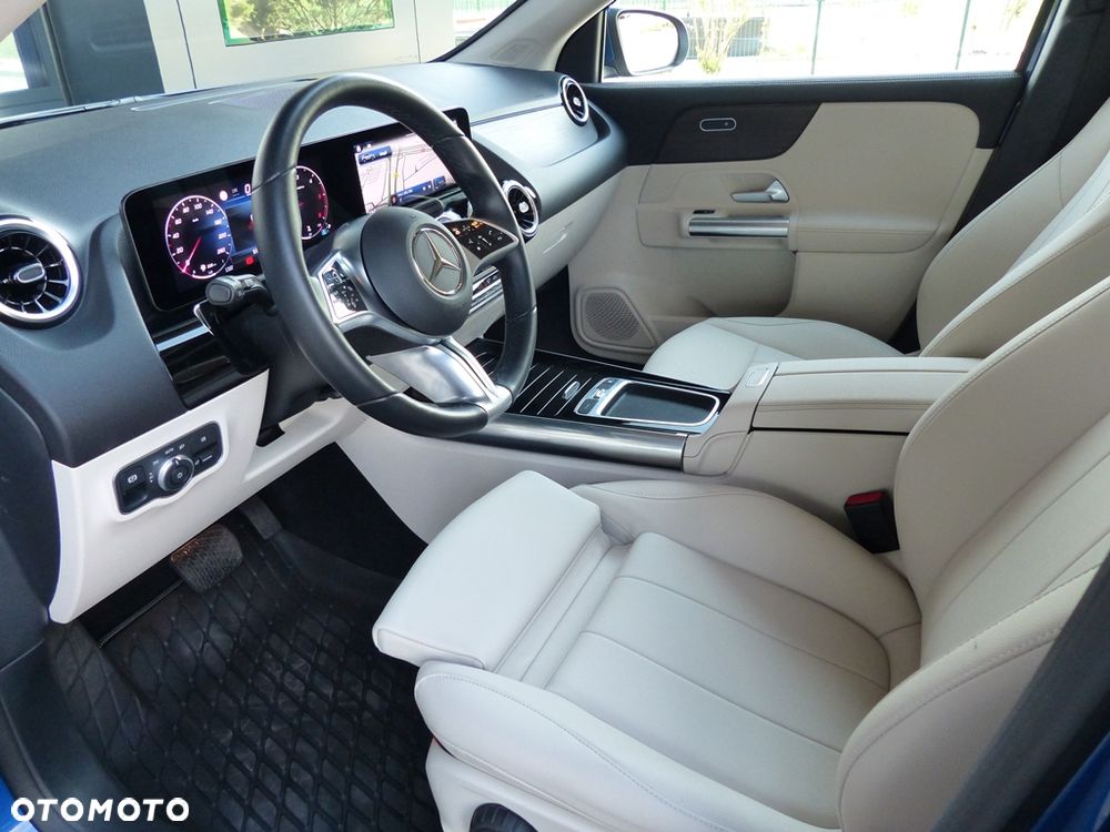 Mercedes-Benz GLA 200 d Progressive 8G-DCT - 10