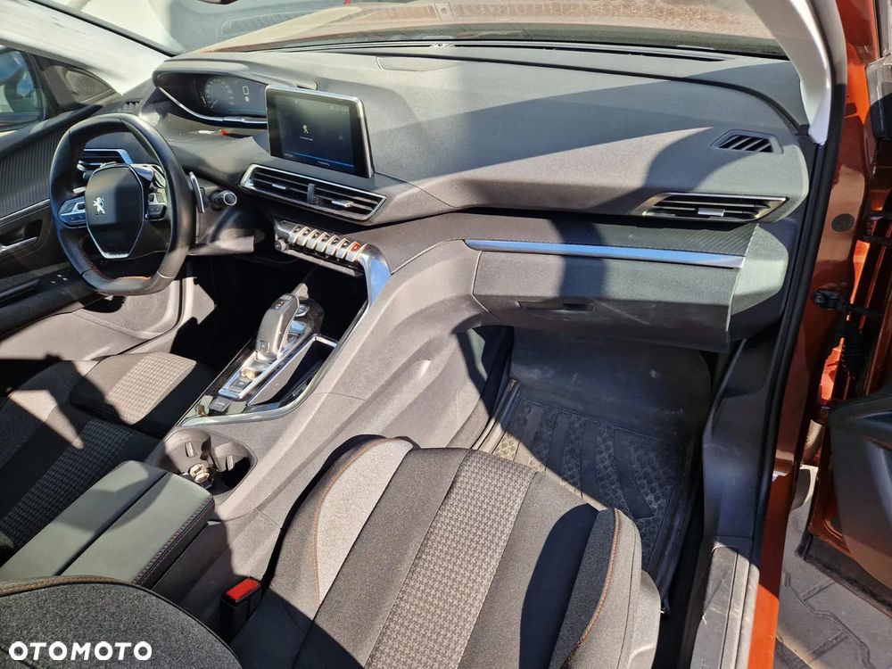 Peugeot 3008 1.2 PureTech Active S&S EAT6 - 19
