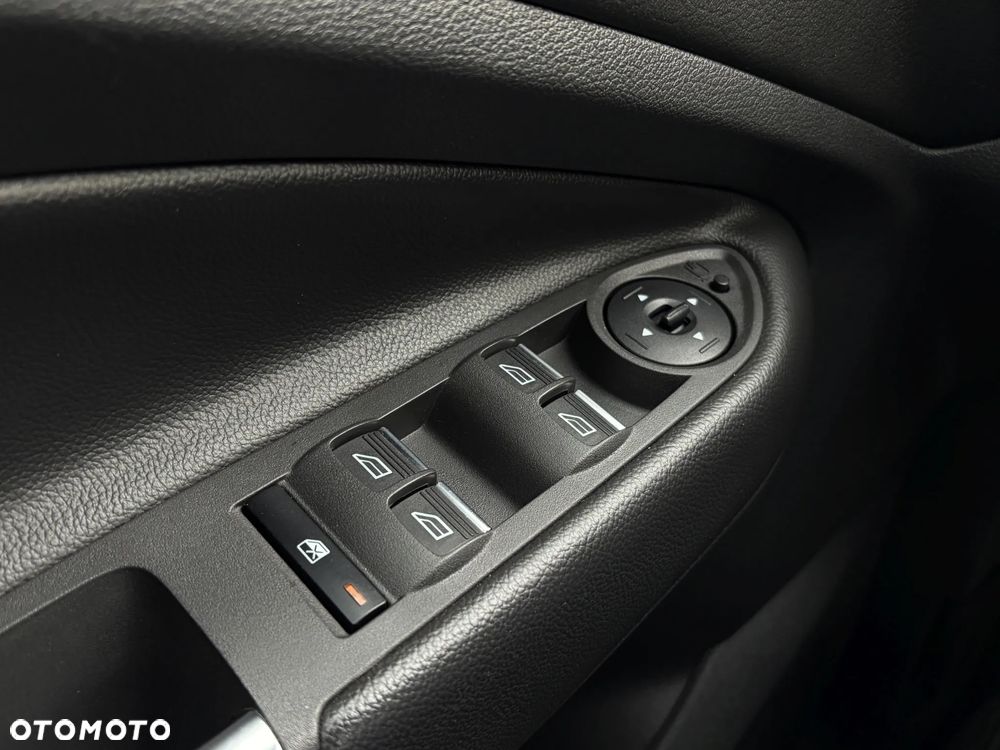 Ford Kuga 2.0 TDCi 2x4 ST-Line - 33