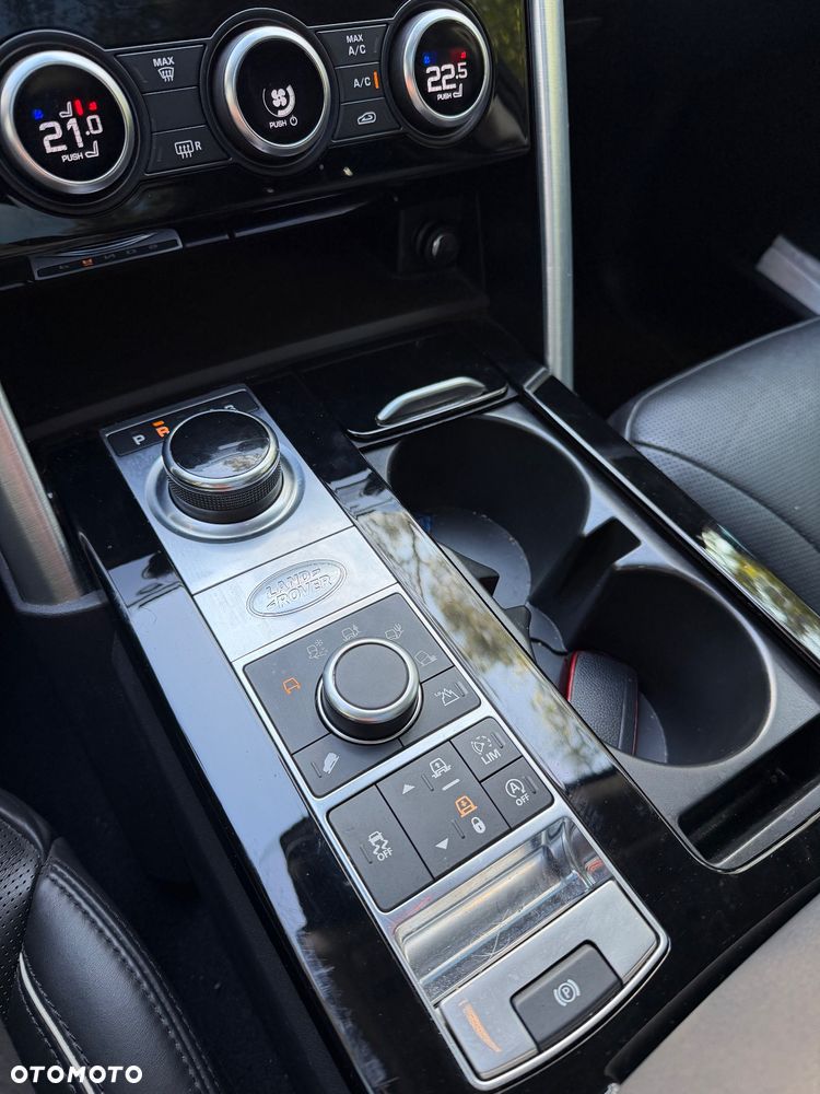 Land Rover Discovery V 3.0 Si6 HSE Luxury - 11
