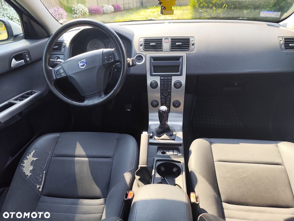 Volvo S40 1.8 Momentum - 4