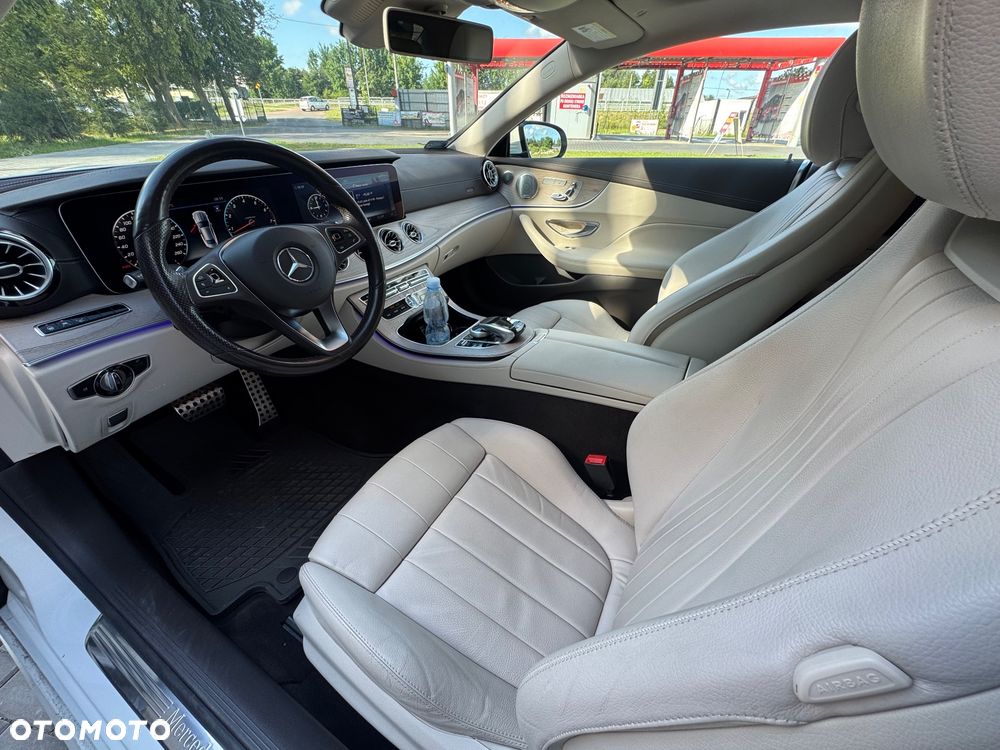 Mercedes-Benz Klasa E 400 4-Matic 9G-TRONIC - 17