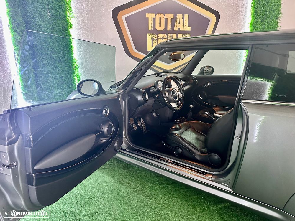 MINI 3 Portas John Cooper Works - 12