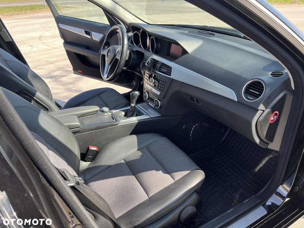 Mercedes-Benz Klasa C 180 CGI BlueEff Avantgarde - 12