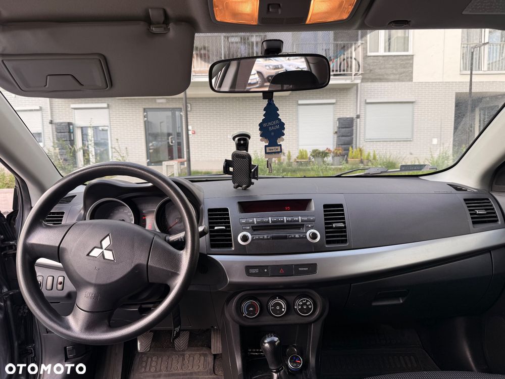 Mitsubishi Lancer 1.5 Inform - 8