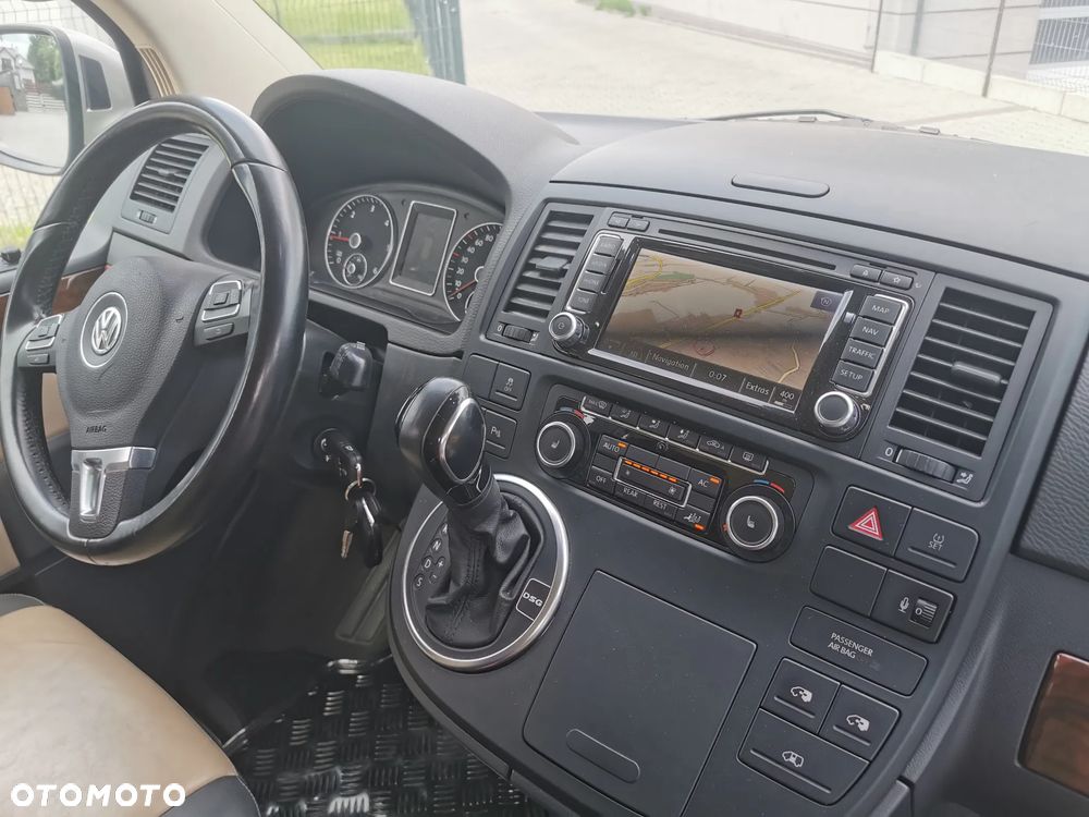 Volkswagen Multivan - 11