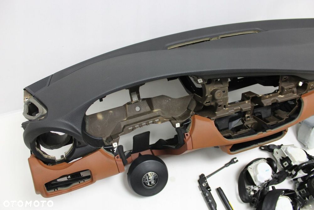 DESKA KONSOLA AIR BAG PASY ALFA ROMEO GIULIA - 2
