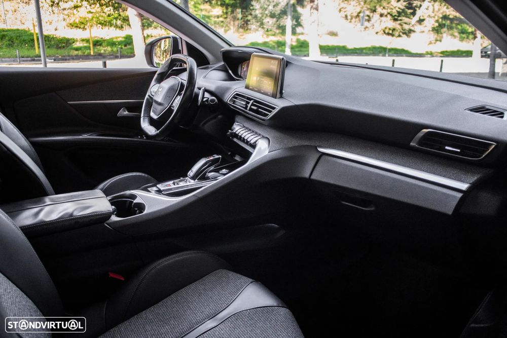 Peugeot 3008 BlueHDi 130 Stop & Start EAT8 Allure - 26