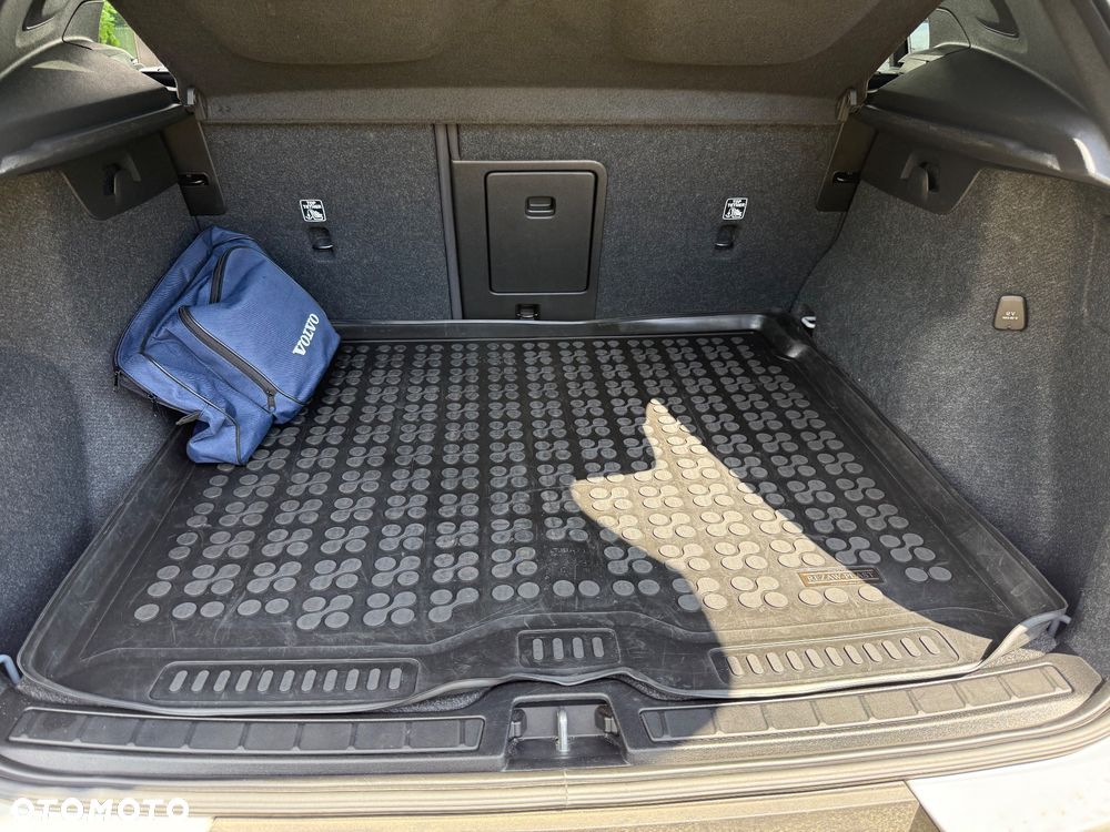 Volvo XC 40 T3 R-Design - 34