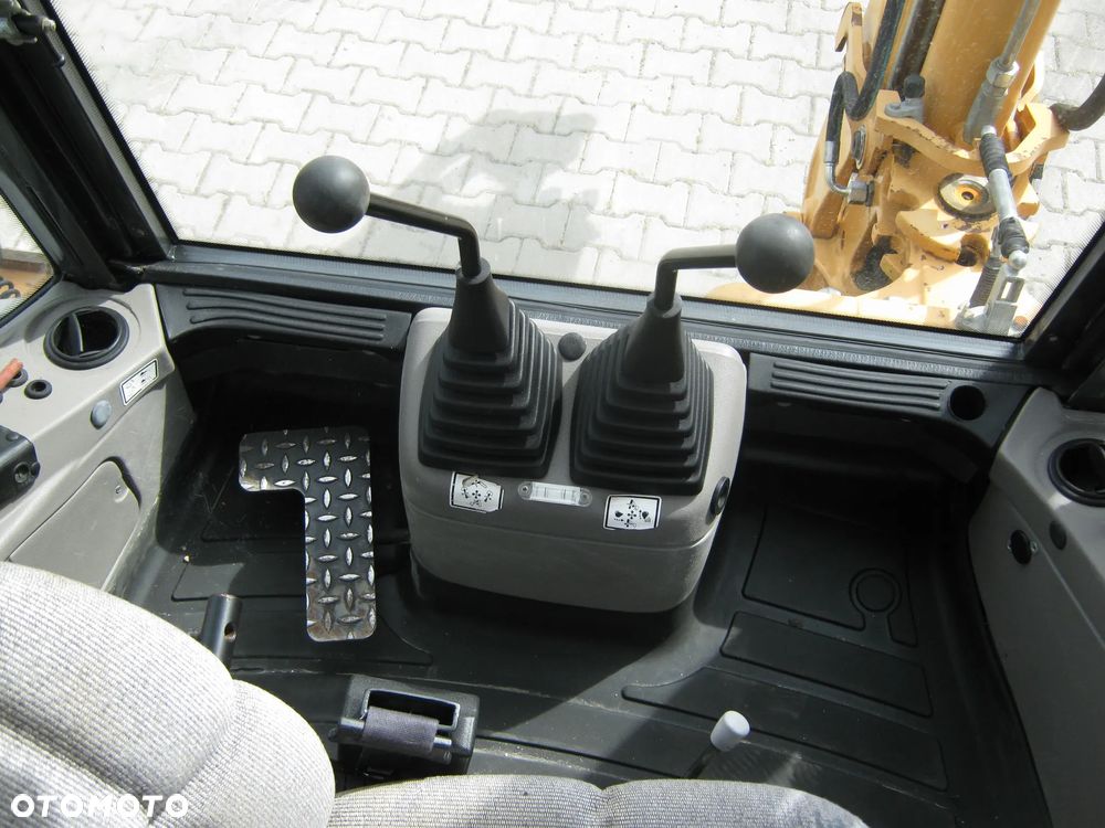 Case 580SR-4PT - 13