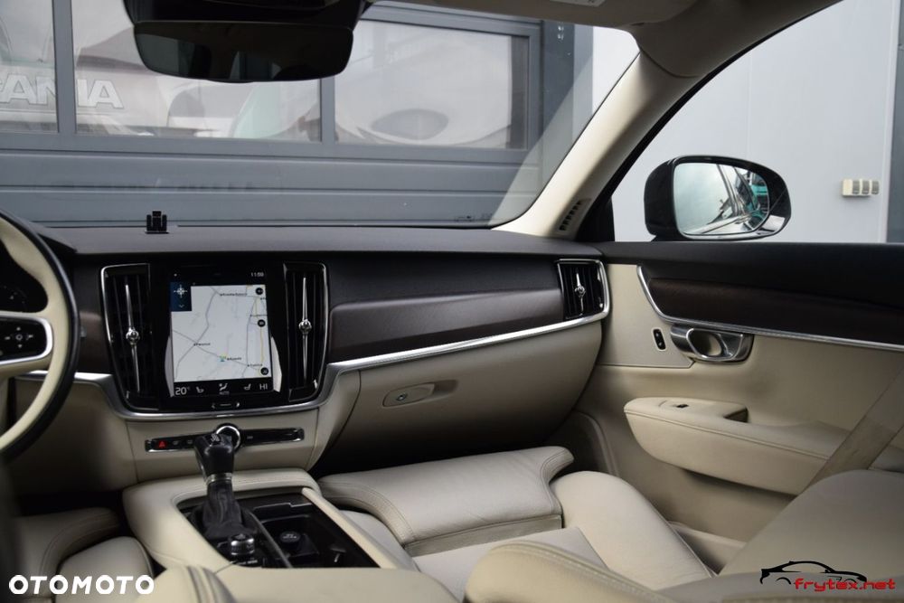 Volvo V90 Cross Country - 21