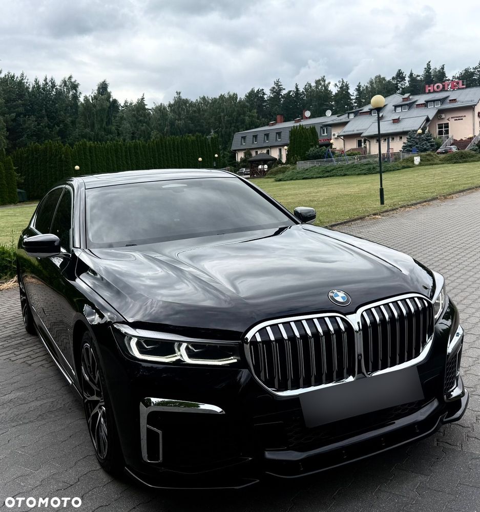 BMW Seria 7 750i xDrive sport - 2