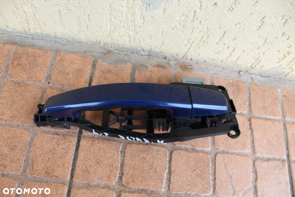 KLAMKA DRZWI LEWY TYŁ Z21B OPEL ASTRA H 24463749 - 2