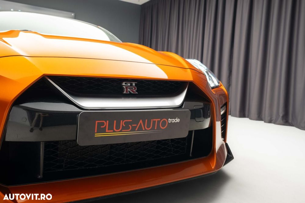 Nissan GT-R - 5