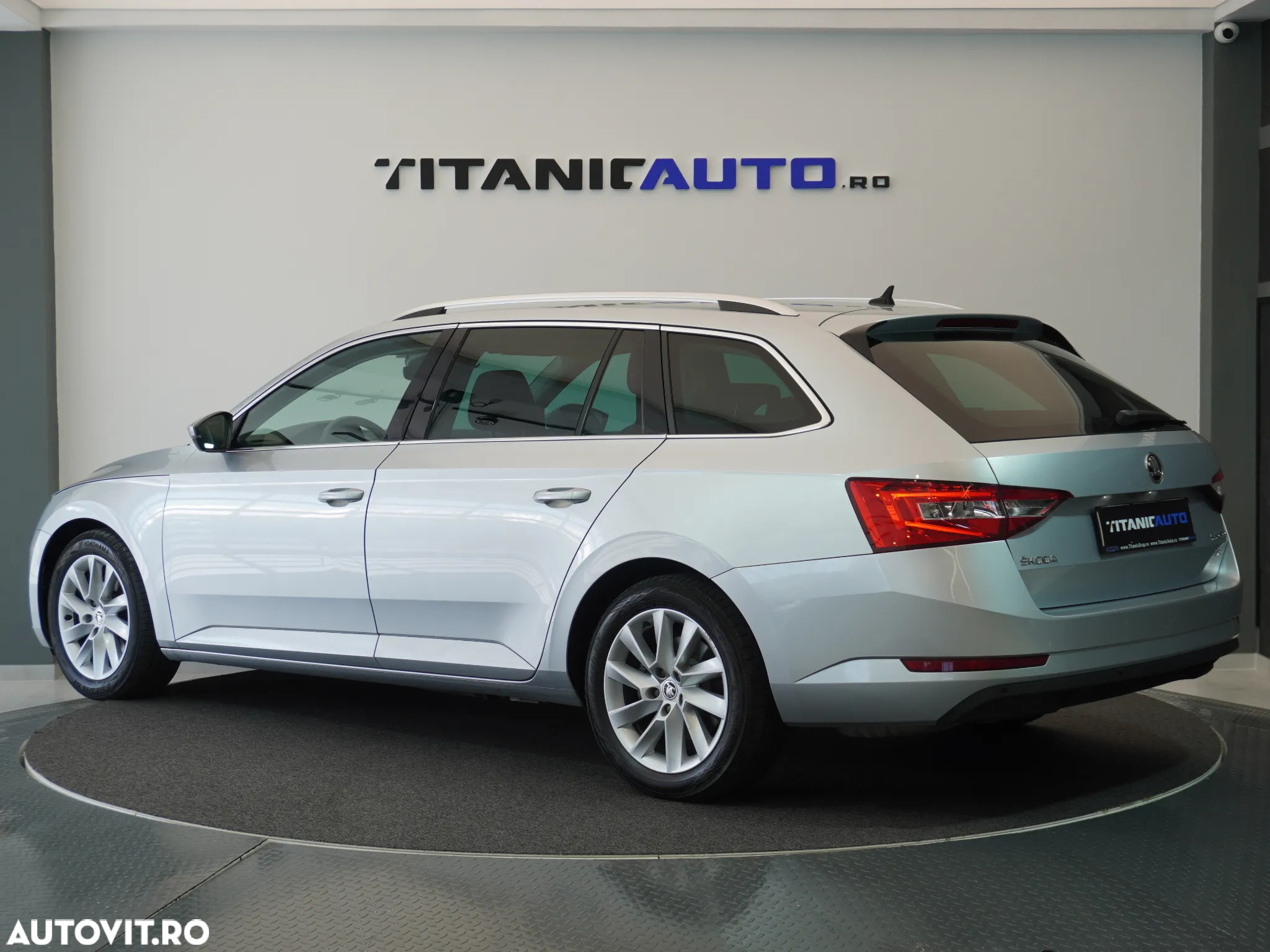 Skoda Superb 2.0 TDI 4X4 DSG Style - 4