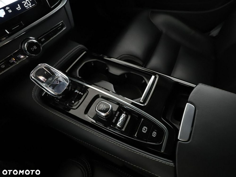 Volvo V90 T8 AWD Plug-In Hybrid Inscription - 31