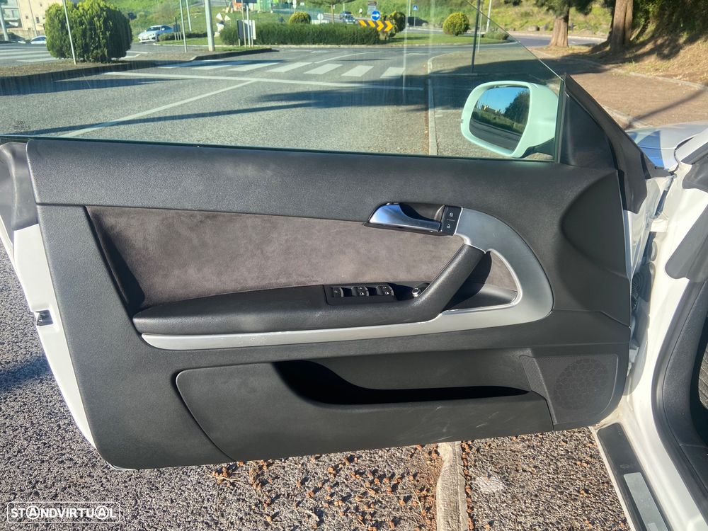 Audi A3 Cabrio 2.0 TDi DPF S Line Sport Pack - 6