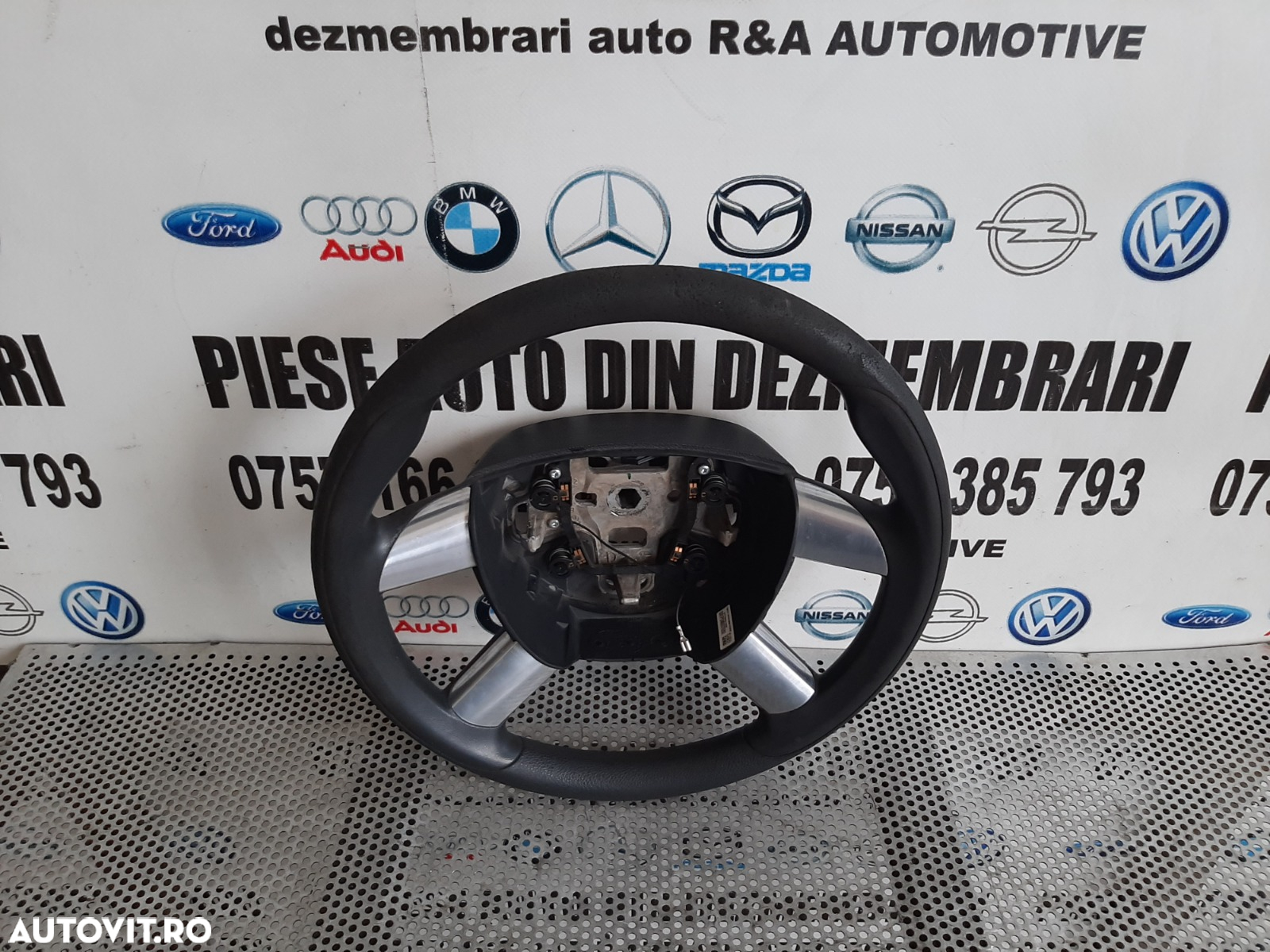 Volan Din Piele Ford Focus 2 Facelift Stare Buna Dezmembrez Ford Focus 2 Facelift An 2008-2009-2010 - 3