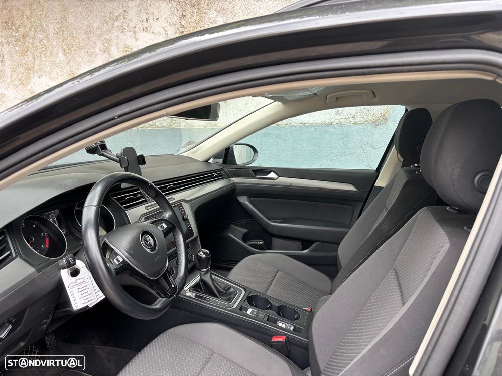 VW Passat Variant 1.6 TDI Trendline - 3