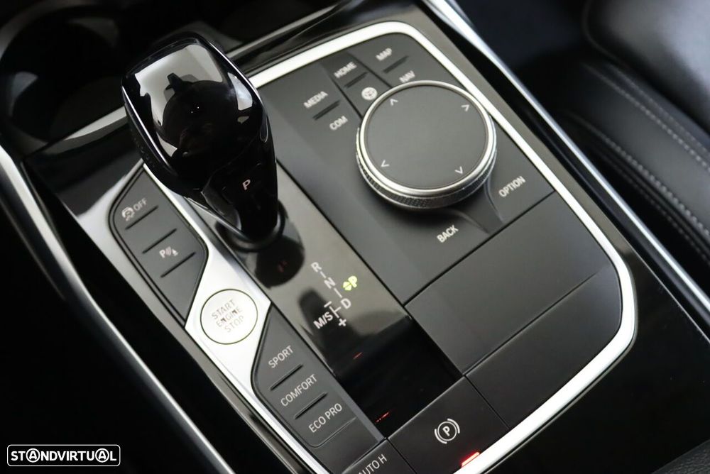 BMW 318 d Line Sport Auto - 32