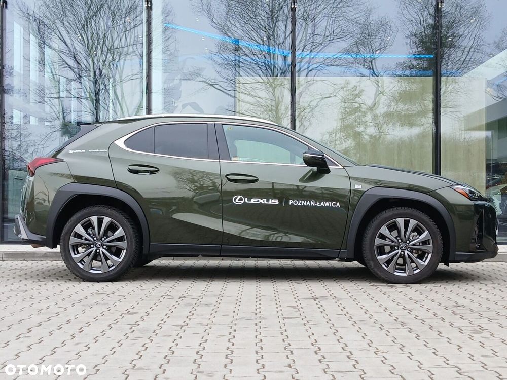 Lexus UX 300h F Sport Design - 4