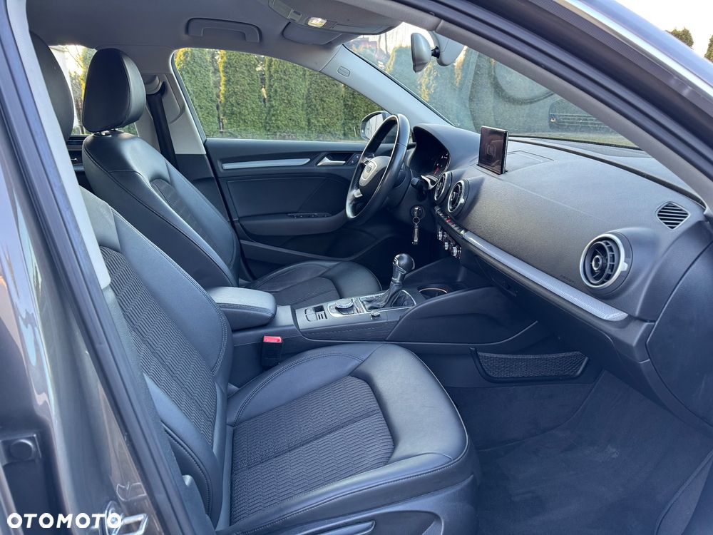 Audi A3 Sportback 1.6 TDI S tronic design - 16