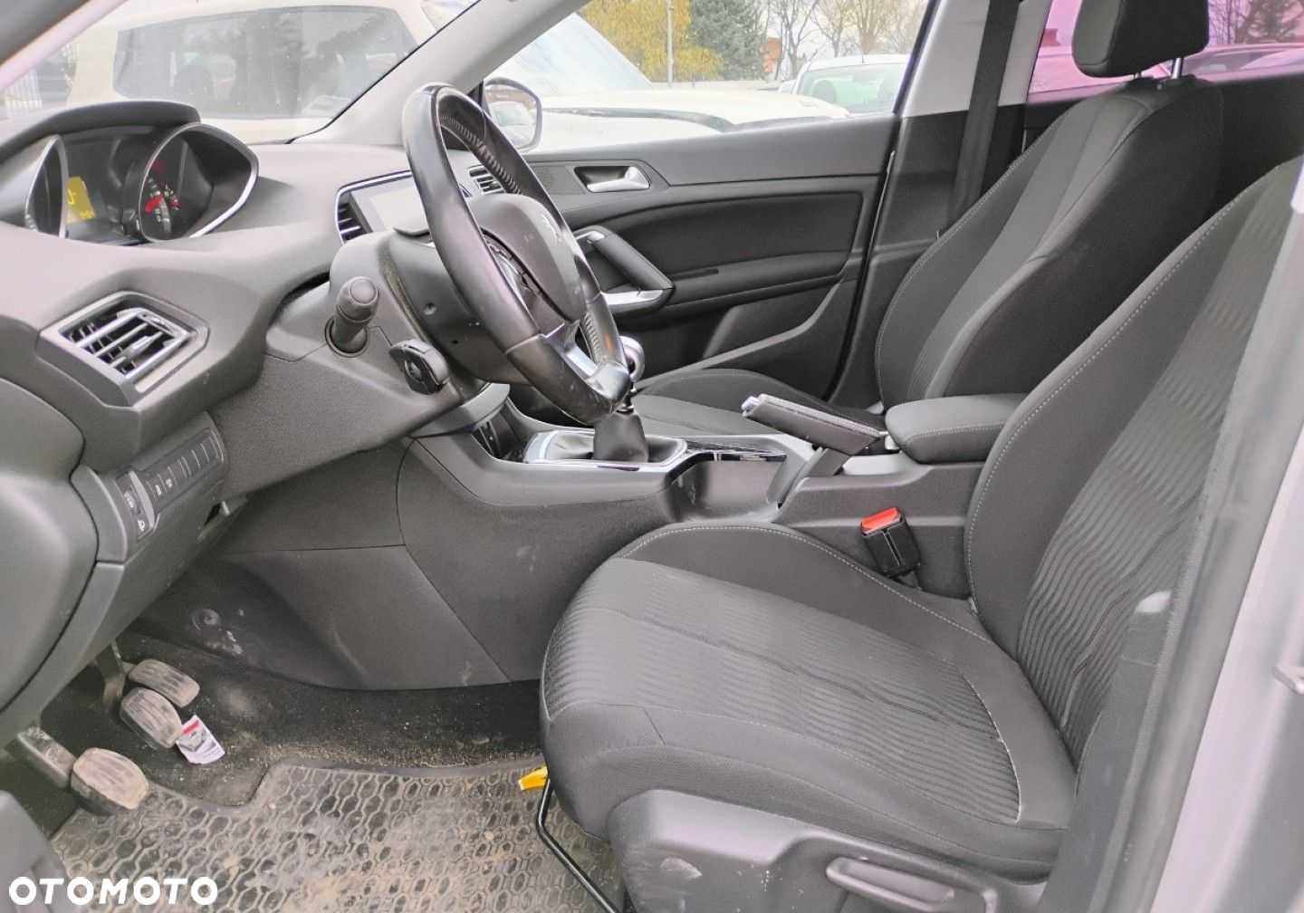 Peugeot 308 - 8