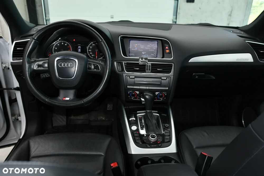 Audi Q5 3.2 FSI Quattro S tronic - 16