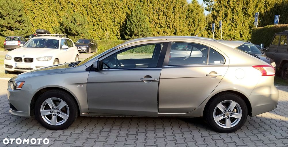 Mitsubishi Lancer - 6