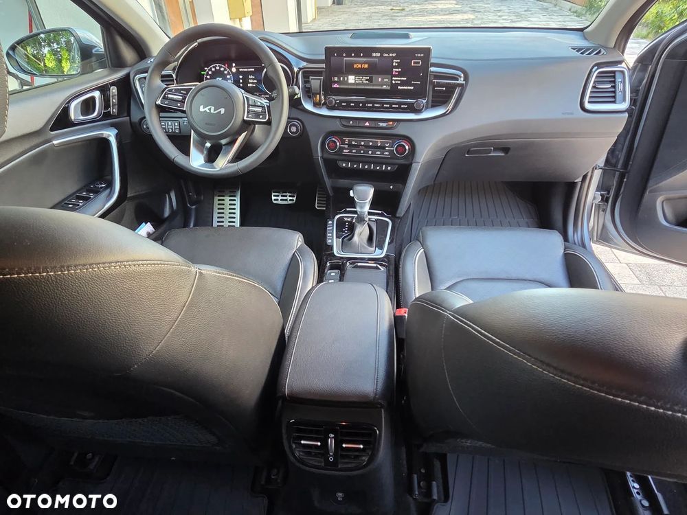 Kia Ceed - 11