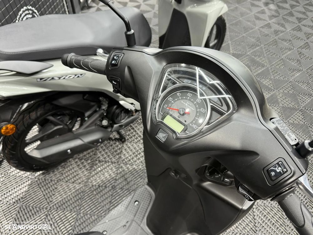 Honda Vision 110 - 2