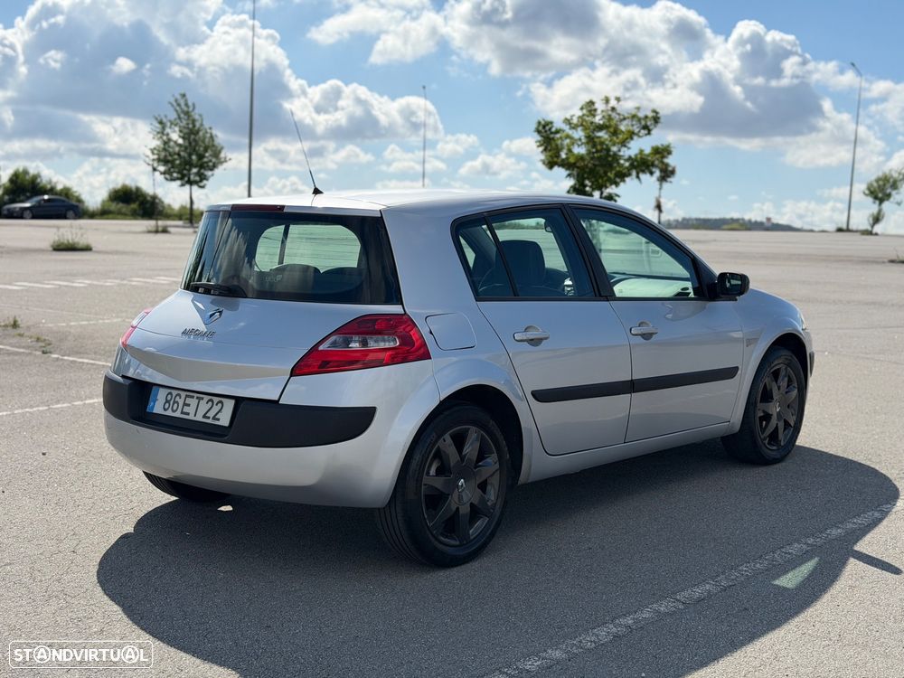 Renault Mégane 1.5 dCi Dynamique Luxe - 3