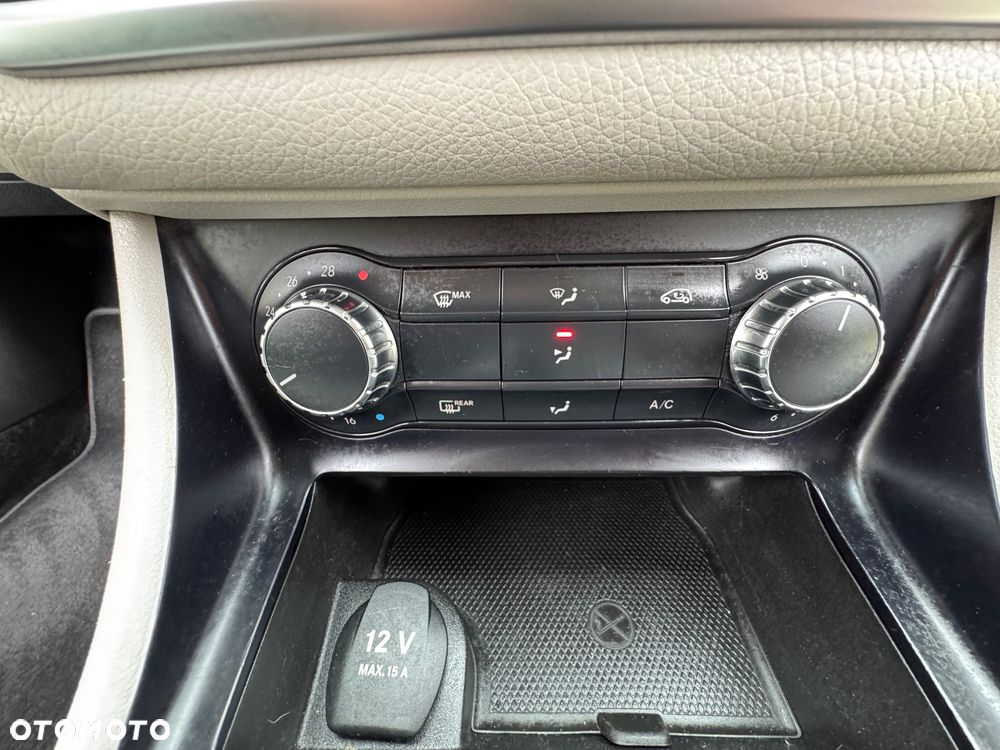 Mercedes-Benz CLA - 32