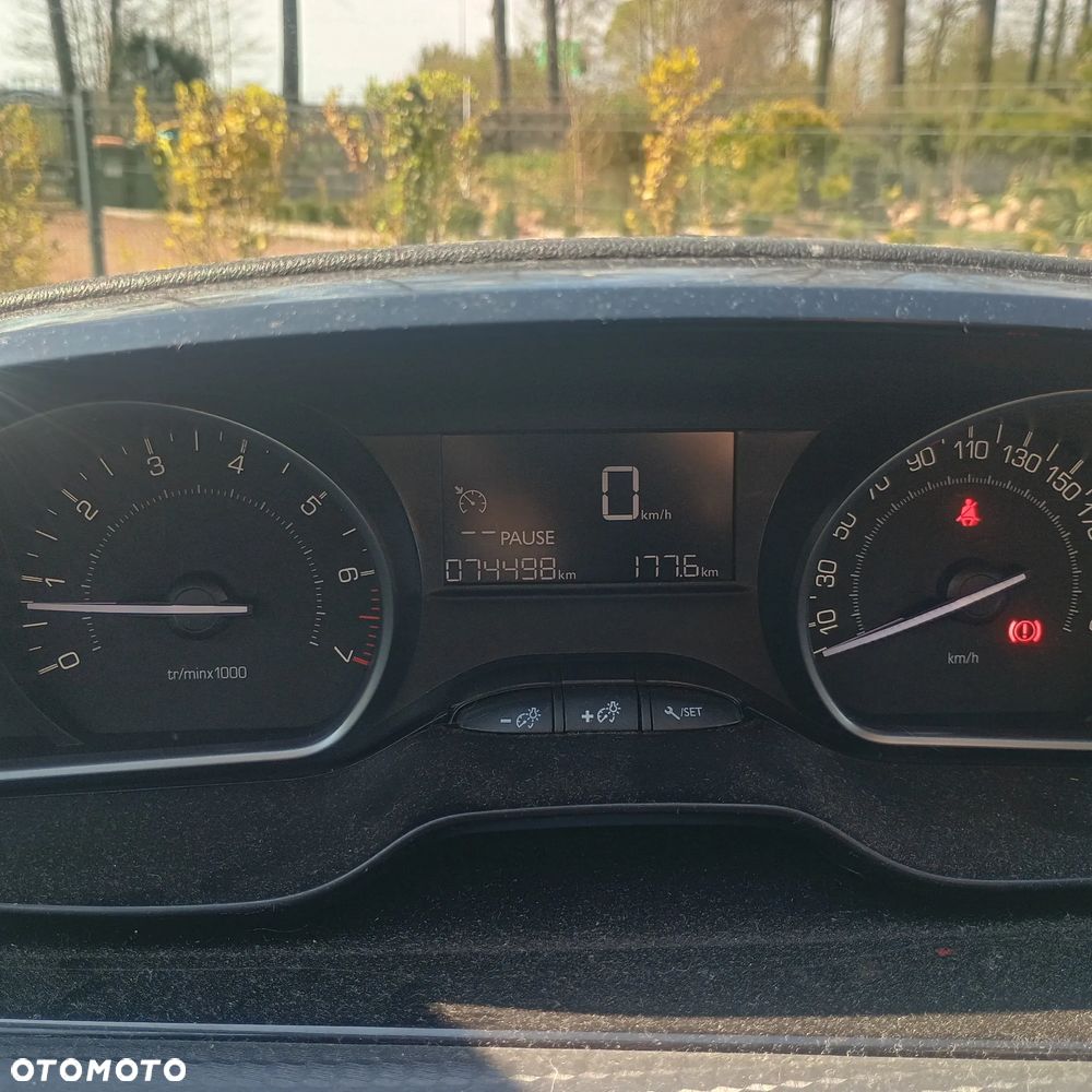 Peugeot 208 1.2 PureTech Style - 5