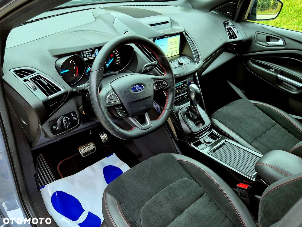 Ford Kuga 2.0 TDCi 4x4 ST-Line - 22