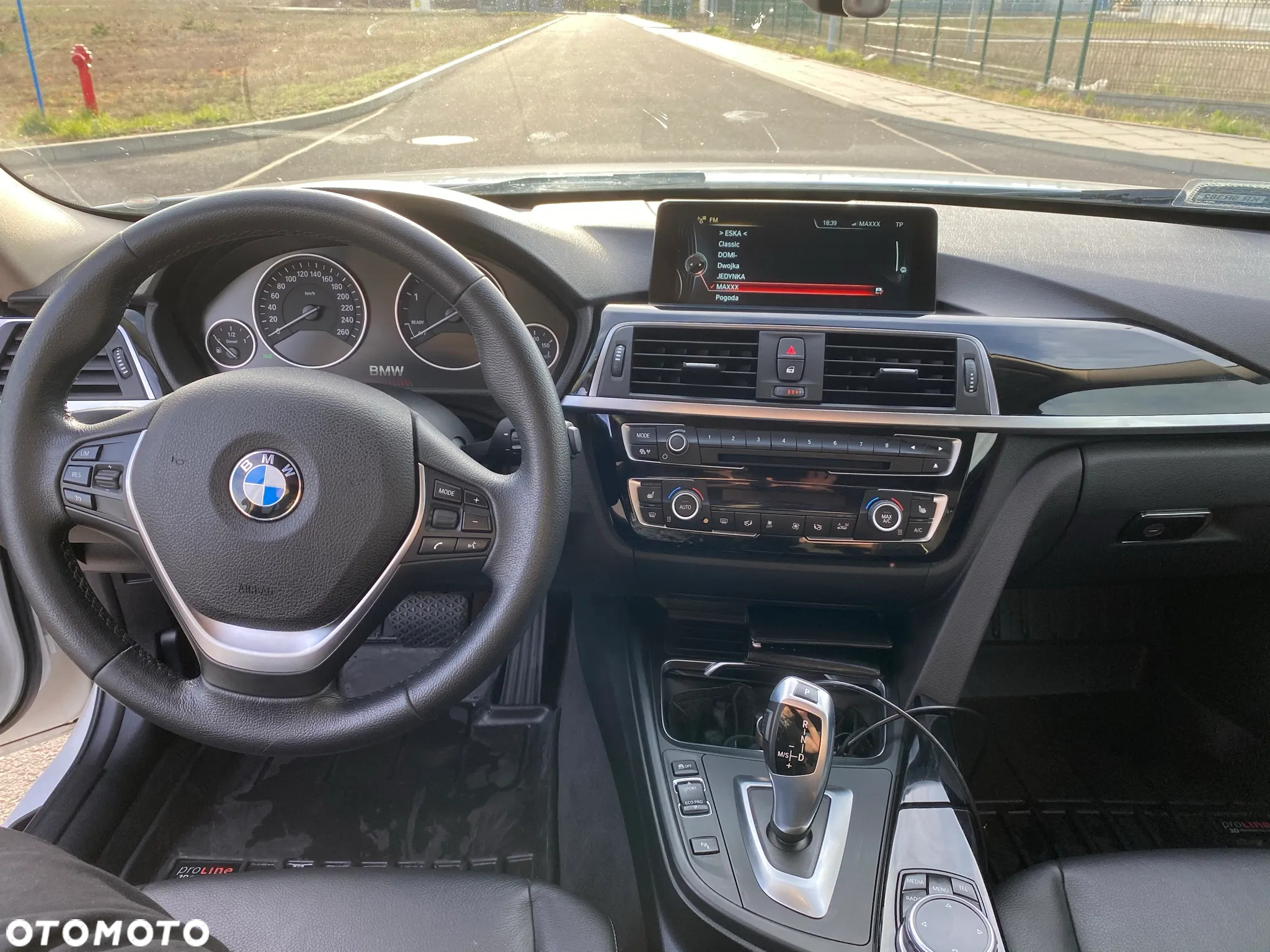 BMW Seria 3 320d xDrive Luxury Line - 31