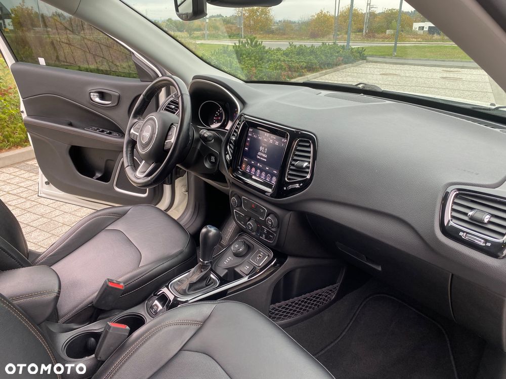 Jeep Compass - 10