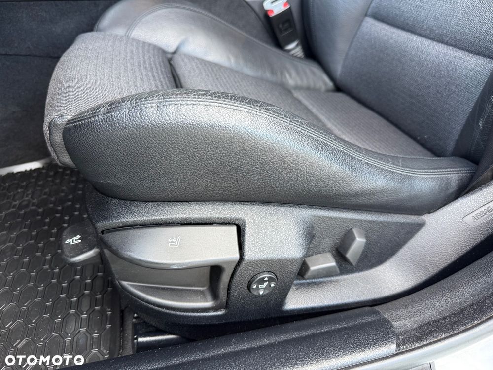 BMW Seria 5 520d - 27