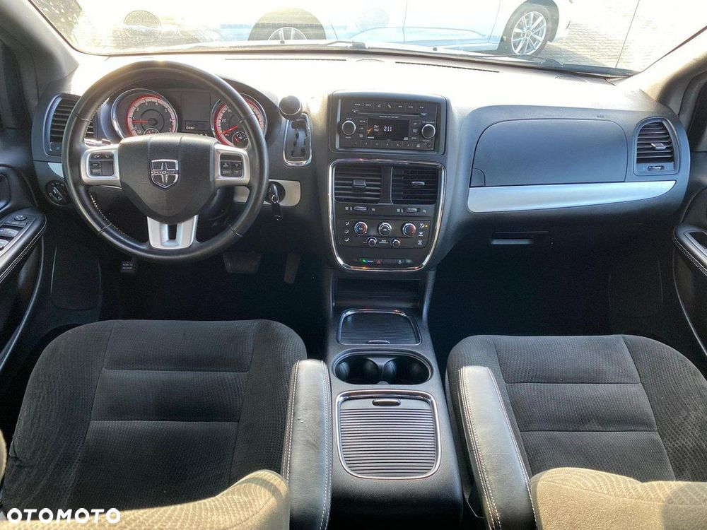 Dodge Grand Caravan - 14