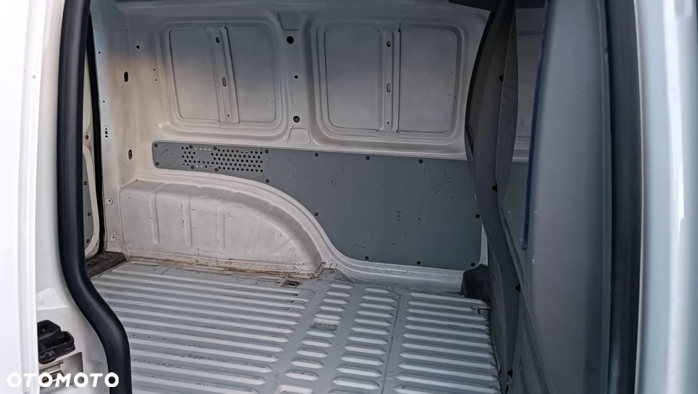 Volkswagen Caddy - 15