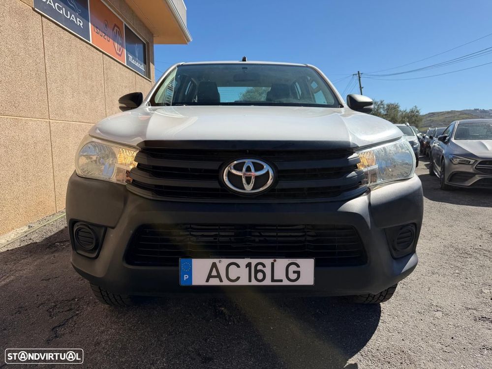 Toyota Hilux 2.4 D-4D 4WD CD Premium Edition - 9