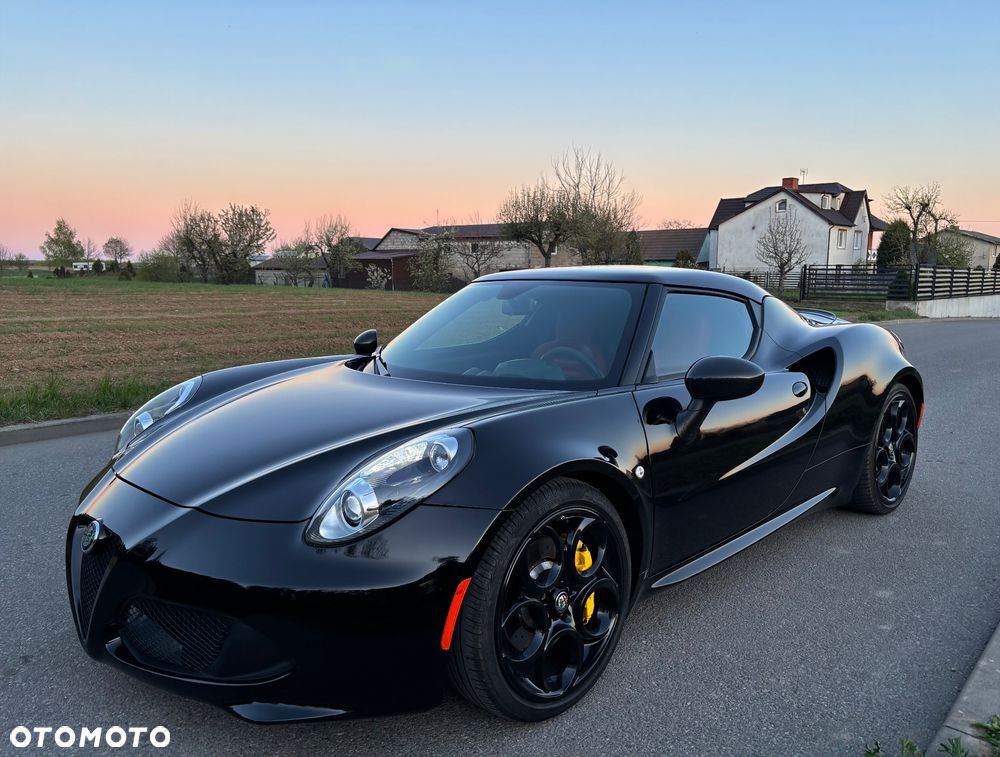 Alfa Romeo 4C - 10